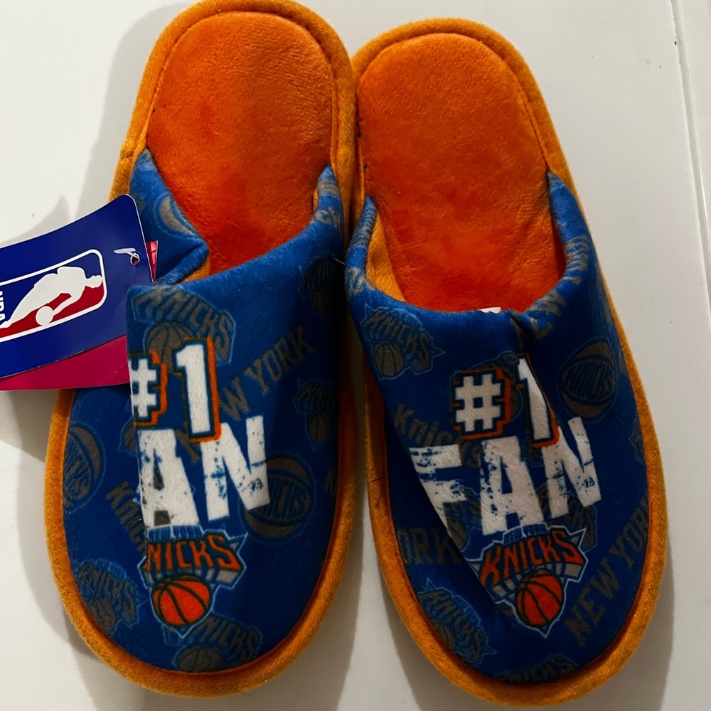 NWT #1 NBA NY Knicks slip on slippers
